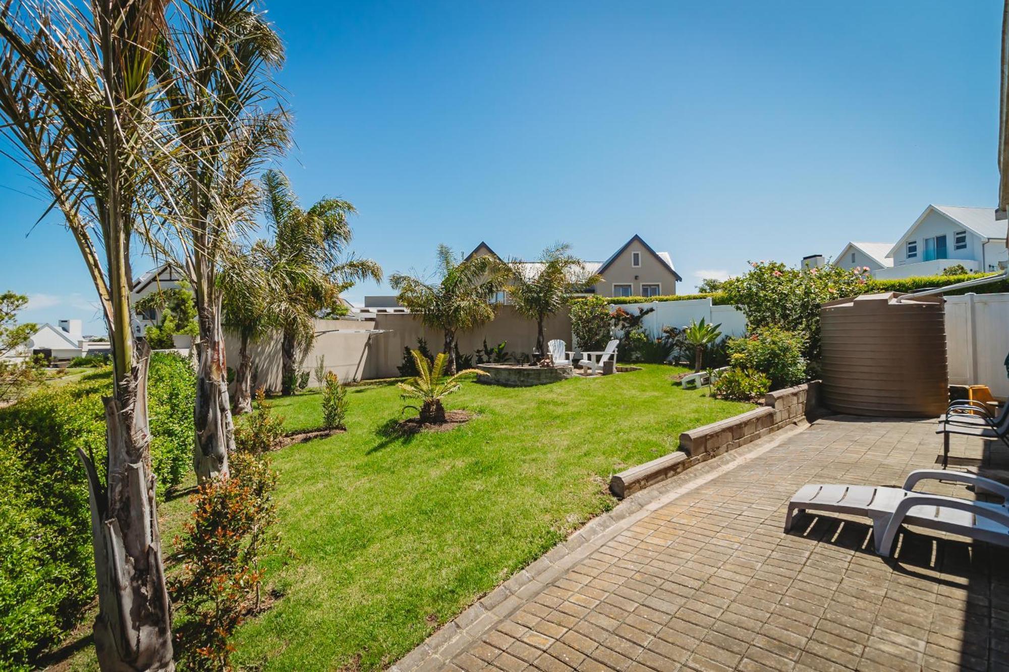 Palms Manor On Kingswood Golf Estate *
